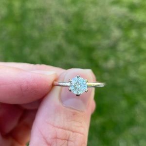 White Gold Solitaire 1 carat Diamond (Engagement) Ring, size 7.5, REAL,MUST SELL